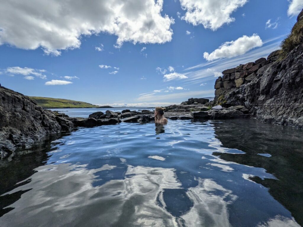 Hellulaug Hot Pot Island